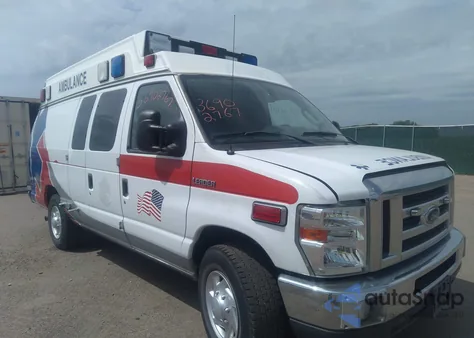 2013 Ford E-350 Super Duty Commercial из США, поврежденный, VIN 1FDSS3ES1DDB35335